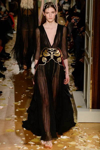 Look 32